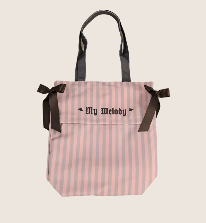 Gothic-inspired My Melody tote bag, A4 size, ideal for school or work. Features durable polyester and classic Sanrio style.