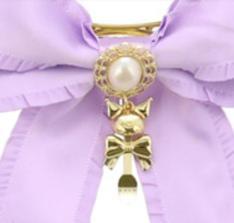 Sanrio Characters Ribbon Barrette showcasing Kuromi’s unique style, perfect for everyday wear and special occasions.







